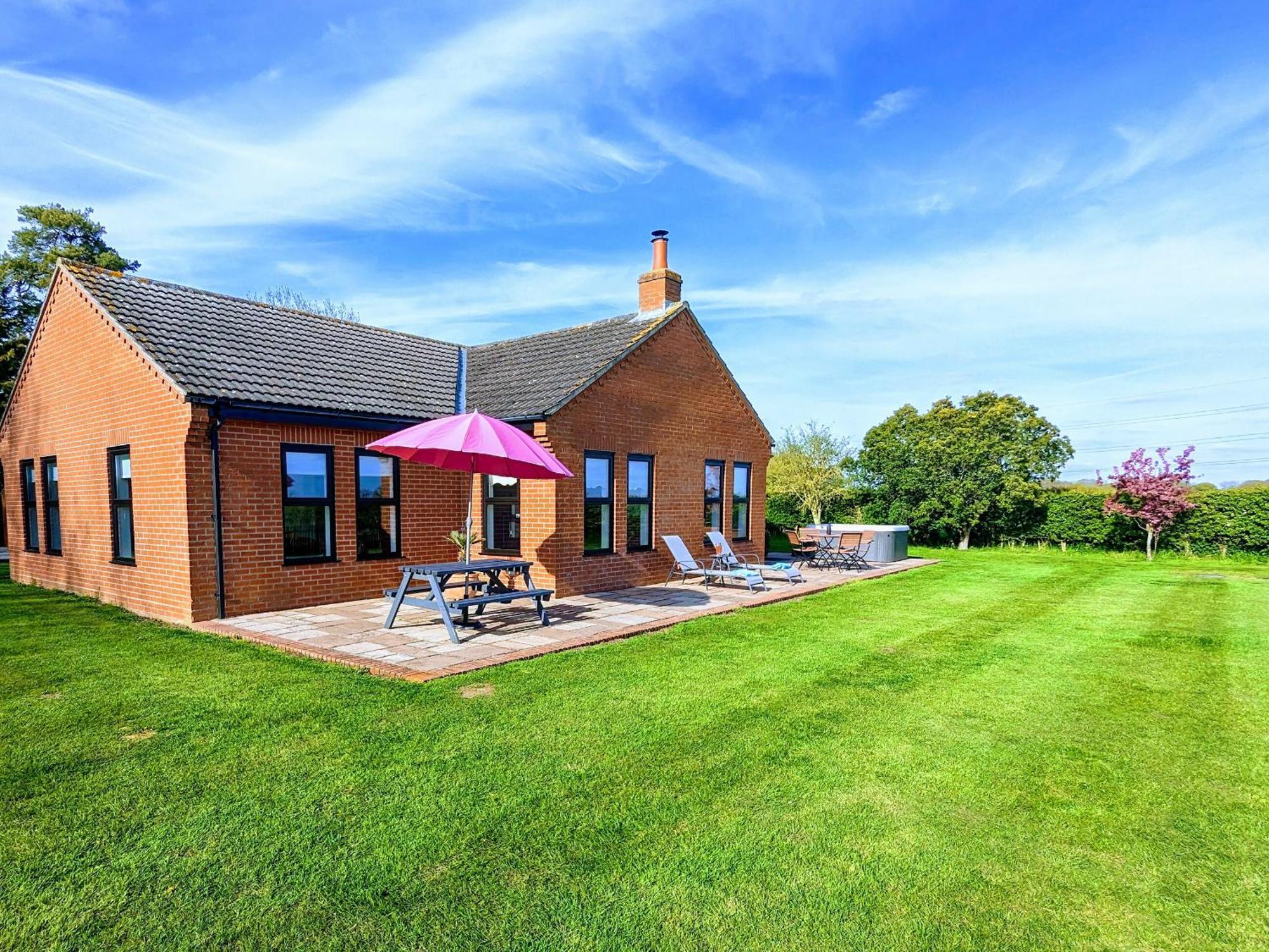 Highgrove Villa Gissing Екстериор снимка